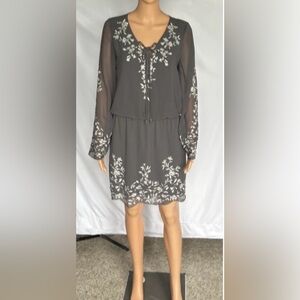 White House Black Market Embroidered Lined Gray Dress Size 4